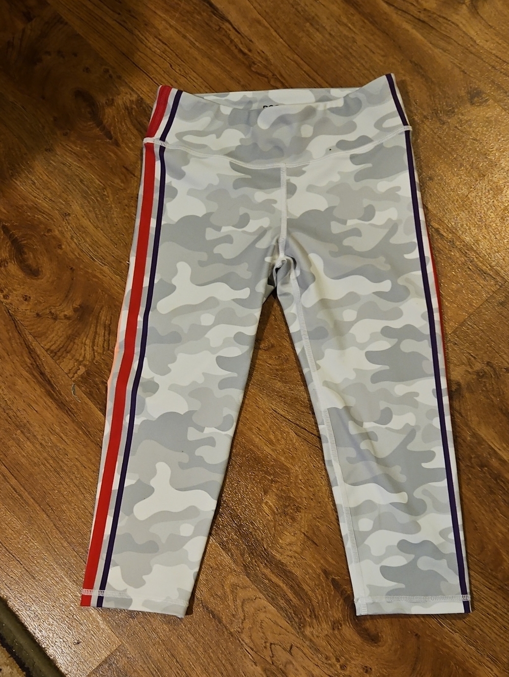 NWOT DSG Girls Camo Cropped Leggings Size Large (14)